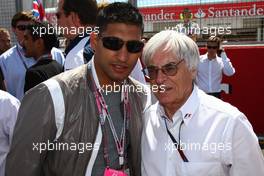 11.07.2010 Silverstone, England,  Amir Khan  (boxer)  with Bernie Ecclestone (GBR) - Formula 1 World Championship, Rd 10, British Grand Prix, Sunday Pre-Race Grid