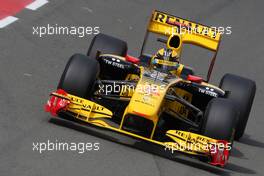 10.07.2010 Silverstone, England,  Robert Kubica (POL), Renault F1 Team - Formula 1 World Championship, Rd 10, British Grand Prix, Saturday Practice