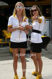 10.07.2010 Silverstone, England,  girls - Formula 1 World Championship, Rd 10, British Grand Prix, Saturday