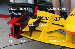 30.07.2010 Budapest, Hungary,  Renault front wing - Formula 1 World Championship, Rd 12, Hungarian Grand Prix, Friday Practice