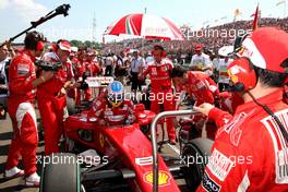 01.08.2010 Budapest, Hungary,  Fernando Alonso (ESP), Scuderia Ferrari - Formula 1 World Championship, Rd 12, Hungarian Grand Prix, Sunday Pre-Race Grid