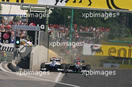 01.08.2010 Budapest, Hungary,  Rubens Barrichello (BRA), Williams F1 Team and Michael Schumacher (GER), Mercedes GP Petronas - Formula 1 World Championship, Rd 12, Hungarian Grand Prix, Sunday Race