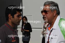 10.09.2010 Monza, Italy,  Karun Chandhok (IND), Hispania Racing F1 Team HRT with Vijay Mallya (IND) Force India F1 Team Owner - Formula 1 World Championship, Rd 14, Italian Grand Prix, Friday Practice