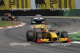 12.09.2010 Monza, Italy,  Robert Kubica (POL), Renault F1 Team - Formula 1 World Championship, Rd 14, Italian Grand Prix, Sunday Race