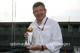 09.09.2010 Monza, Italy,  Ross Brawn (GBR) Team Principal, Mercedes GP receive the F1Total award - Formula 1 World Championship, Rd 14, Italian Grand Prix, Thursday