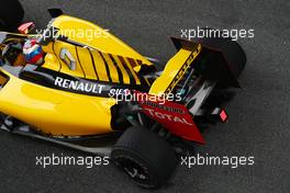 12.02.2010 Jerez, Spain,  Vitaly Petrov (RUS), Renault F1 Team, R30 - Formula 1 Testing, Jerez, Spain