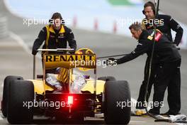18.02.2010 Jerez, Spain,  Vitaly Petrov (RUS), Renault F1 Team, R30 - Formula 1 Testing, Jerez, Spain
