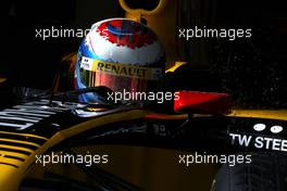 17.02.2010 Jerez, Spain,  Vitaly Petrov (RUS), Renault F1 Team, R30 - Formula 1 Testing, Jerez, Spain