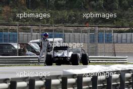 17.02.2010 Jerez, Spain,  Rubens Barrichello (BRA), Williams F1 Team, stops on circuit - Formula 1 Testing, Jerez, Spain