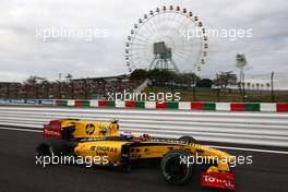 08.10.2010 Suzuka, Japan,  Vitaly Petrov (RUS), Renault F1 Team, R30 - Formula 1 World Championship, Rd 16, Japanese Grand Prix, Friday Practice