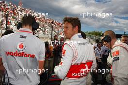 10.10.2010 Suzuka, Japan,  Jenson Button (GBR), McLaren Mercedes - Formula 1 World Championship, Rd 16, Japanese Grand Prix, Sunday Pre-Race Grid