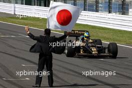 10.10.2010 Suzuka, Japan,  Bruno Senna (BRA), Hispania Racing F1 Team HRT drives the 1986 Lotus Renault Turbo of Ayrton Senna - Formula 1 World Championship, Rd 16, Japanese Grand Prix, Sunday