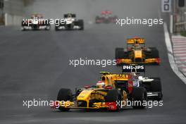 24.10.2010 Yeongam, Korea,  Vitaly Petrov (RUS), Renault F1 Team  - Formula 1 World Championship, Rd 17, Korean Grand Prix, Sunday Race