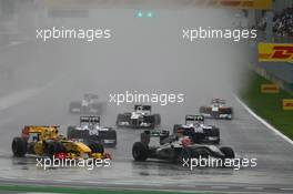 24.10.2010 Yeongam, Korea,  Robert Kubica (POL), Renault F1 Team and Michael Schumacher (GER), Mercedes GP Petronas - Formula 1 World Championship, Rd 17, Korean Grand Prix, Sunday Race