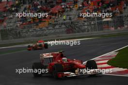 24.10.2010 Yeongam, Korea,  Fernando Alonso (ESP), Scuderia Ferrari leads Lewis Hamilton (GBR), McLaren Mercedes - Formula 1 World Championship, Rd 17, Korean Grand Prix, Sunday Race