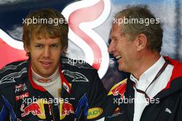 23.10.2010 Yeongam, Korea,  Sebastian Vettel (GER), Red Bull Racing and Helmut Marko (AUT), Red Bull Racing, Red Bull Advisor - Formula 1 World Championship, Rd 17, Korean Grand Prix, Saturday Practice