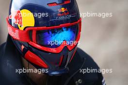 23.10.2010 Yeongam, Korea,  Red Bull mechanic - Formula 1 World Championship, Rd 17, Korean Grand Prix, Saturday