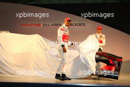 29.01.2010 Newbury, England,  Lewis Hamilton (GBR), McLaren Mercedes and Jenson Button (GBR), McLaren Mercedes - Vodafone Mclaren Mercedes MP4-25 Launch Vodafone UK HQ