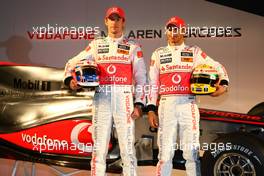 29.01.2010 Newbury, England,  Jenson Button (GBR), McLaren Mercedes and Lewis Hamilton (GBR), McLaren Mercedes - Vodafone Mclaren Mercedes MP4-25 Launch Vodafone UK HQ