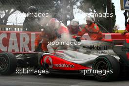 16.05.2010 Monaco, Monte Carlo,  Jenson Button (GBR), McLaren Mercedes stop on track because of mechanical problem - Formula 1 World Championship, Rd 6, Monaco Grand Prix, Sunday Race