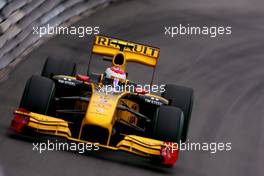 13.05.2010 Monaco, Monte Carlo,  Vitaly Petrov (RUS), Renault F1 Team  - Formula 1 World Championship, Rd 6, Monaco Grand Prix, Thursday Practice