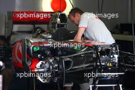 12.05.2010 Monaco, Monte Carlo,  McLaren Mercedes mechanic - Formula 1 World Championship, Rd 6, Monaco Grand Prix, Wednesday