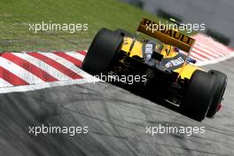 02.04.2010 Kuala Lumpur, Malaysia,  Vitaly Petrov (RUS), Renault F1 Team  - Formula 1 World Championship, Rd 3, Malaysian Grand Prix, Friday Practice
