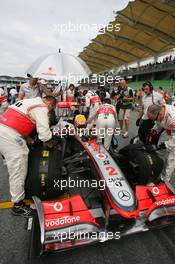 04.04.2010 Kuala Lumpur, Malaysia,  Lewis Hamilton (GBR), McLaren Mercedes  - Formula 1 World Championship, Rd 3, Malaysian Grand Prix, Sunday Pre-Race Grid