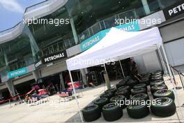 01.04.2010 Kuala Lumpur, Malaysia,  Pitlane atmosphere - Formula 1 World Championship, Rd 3, Malaysian Grand Prix, Thursday