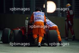 24.09.2010 Singapore, Singapore,  Fernando Alonso (ESP), Scuderia Ferrari stops on circuit - Formula 1 World Championship, Rd 15, Singapore Grand Prix, Friday Practice