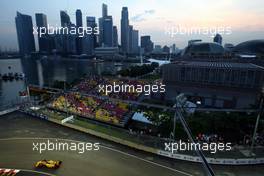 24.09.2010 Singapore, Singapore,  Vitaly Petrov (RUS), Renault F1 Team - Formula 1 World Championship, Rd 15, Singapore Grand Prix, Friday Practice