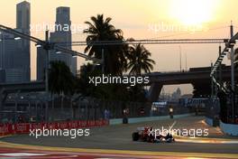 24.09.2010 Singapore, Singapore,  Fernando Alonso (ESP), Scuderia Ferrari - Formula 1 World Championship, Rd 15, Singapore Grand Prix, Friday Practice