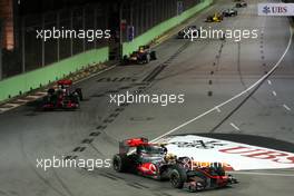 26.09.2010 Singapore, Singapore,  Lewis Hamilton (GBR), McLaren Mercedes, MP4-25, Jenson Button (GBR), McLaren Mercedes, MP4-25 - Formula 1 World Championship, Rd 15, Singapore Grand Prix, Sunday Race
