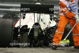 26.09.2010 Singapore, Singapore,  The crashed car of Kamui Kobayashi (JAP), BMW Sauber F1 Team - Formula 1 World Championship, Rd 15, Singapore Grand Prix, Sunday Race