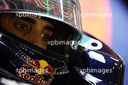 25.09.2010 Singapore, Singapore,  Sébastien Buemi (SUI), Scuderia Toro Rosso - Formula 1 World Championship, Rd 15, Singapore Grand Prix, Saturday Practice
