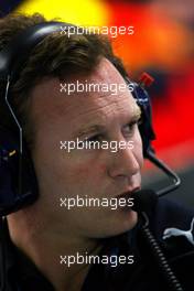 25.09.2010 Singapore, Singapore,  Christian Horner (GBR), Red Bull Racing, Sporting Director - Formula 1 World Championship, Rd 15, Singapore Grand Prix, Saturday Practice