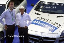 23.09.2010 Singapore, Singapore,  Dr Christian Deuringer, Vice president of Allianz SE, Bernie Ecclestone (GBR) and the Safety car - Formula 1 World Championship, Rd 15, Singapore Grand Prix, Thursday