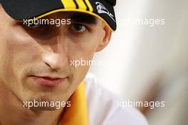 23.09.2010 Singapore, Singapore,  Robert Kubica (POL), Renault F1 Team - Formula 1 World Championship, Rd 15, Singapore Grand Prix, Thursday