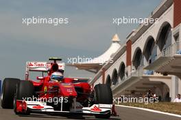 28.05.2010 Istanbul, Turkey,  Fernando Alonso (ESP), Scuderia Ferrari, F10 - Formula 1 World Championship, Rd 7, Turkish Grand Prix, Friday Practice