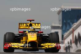 28.05.2010 Istanbul, Turkey,  Robert Kubica (POL), Renault F1 Team, R30 - Formula 1 World Championship, Rd 7, Turkish Grand Prix, Friday Practice