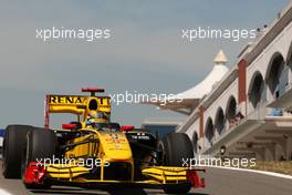 28.05.2010 Istanbul, Turkey,  Robert Kubica (POL), Renault F1 Team, R30 - Formula 1 World Championship, Rd 7, Turkish Grand Prix, Friday Practice