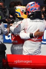 30.05.2010 Istanbul, Turkey,  Lewis Hamilton (GBR), McLaren Mercedes, Jenson Button (GBR), McLaren Mercedes - Formula 1 World Championship, Rd 7, Turkish Grand Prix, Sunday Podium