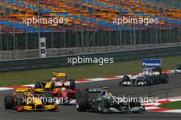 30.05.2010 Istanbul, Turkey,  Robert Kubica (POL), Renault F1 Team and Nico Rosberg (GER), Mercedes GP Petronas - Formula 1 World Championship, Rd 7, Turkish Grand Prix, Sunday Race