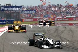 30.05.2010 Istanbul, Turkey,  Nico Rosberg (GER), Mercedes GP Petronas leads Robert Kubica (POL), Renault F1 Team - Formula 1 World Championship, Rd 7, Turkish Grand Prix, Sunday Race