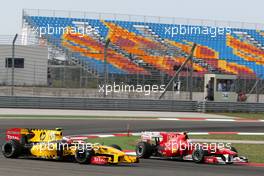 30.05.2010 Istanbul, Turkey,  Vitaly Petrov (RUS), Renault F1 Team, Fernando Alonso (ESP), Scuderia Ferrari - Formula 1 World Championship, Rd 7, Turkish Grand Prix, Sunday Race