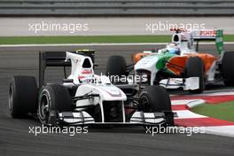 30.05.2010 Istanbul, Turkey,  Kamui Kobayashi (JAP), BMW Sauber F1 Team, C29 leads Adrian Sutil (GER), Force India F1 Team - Formula 1 World Championship, Rd 7, Turkish Grand Prix, Sunday Race