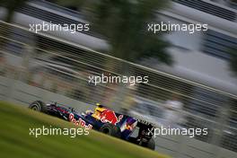 12.11.2010 Abu Dhabi, Abu Dhabi,  Mark Webber (AUS), Red Bull Racing  - Formula 1 World Championship, Rd 19, Abu Dhabi Grand Prix, Friday Practice