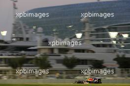 12.11.2010 Abu Dhabi, Abu Dhabi,  Mark Webber (AUS), Red Bull Racing  - Formula 1 World Championship, Rd 19, Abu Dhabi Grand Prix, Friday Practice