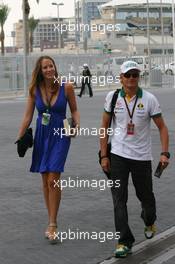 12.11.2010 Abu Dhabi, Abu Dhabi,  Catherine Hyde (GBR) girlfriend of Heikki Kovalainen  - Formula 1 World Championship, Rd 19, Abu Dhabi Grand Prix, Friday Practice