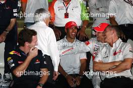 12.11.2010 Abu Dhabi, Abu Dhabi,  Bernie Ecclestone (GBR), Lewis Hamilton (GBR), McLaren Mercedes, Jenson Button (GBR), McLaren Mercedes - Formula 1 World Championship, Rd 19, Abu Dhabi Grand Prix, Friday